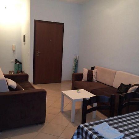 Tulipani Apartments Near Promenade ساراندا المظهر الخارجي الصورة
